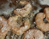 Foto del paso 2 de la receta: Rabas, cornalitos y langostinos rebozados con harina integral