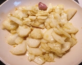 Foto del paso 2 de la receta: Patatas con huevos revueltos