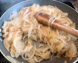 Foto del paso 2 de la receta: Tortilla de cebolla 🧅
