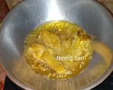 Foto langkah ke 4 dari resep Ayam Goreng Telur.