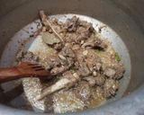 A picture of step 7 of Kabuli/afghani Pulao😋💛🍲.