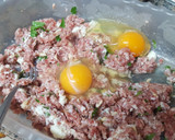 Foto del paso 2 de la receta: Caldo con pelotas típicas ricas de la brigada espartana