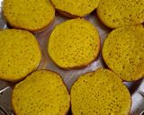 Foto langkah ke 7 dari resep Bika Ambon mini lembut bersarang.