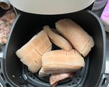 รูปขั้นตอนการทำที่ 3 ของ หมูกรอบ หม้อทอดไร้น้ํามัน