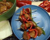 Foto del paso 2 de la receta: Pinchitos de pollo o pavo al grill con pimiento macerados con soja para aperitivo