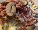 Foto del paso 5 de la receta: Nidos con salsa cremosa de feta, portobello y bacon