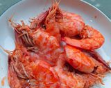 Foto langkah ke 6 dari resep Udang Bumbu Bawang Putih Simple.