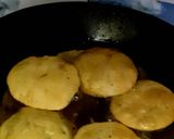 A picture of step 7 of Moong dal kachori.