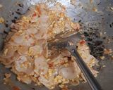 Foto langkah ke 7 dari resep Seblak Scramble Sosis.