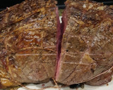 Foto del paso 3 de la receta: Ternera al horno (roast beef) con chalotas y patatas asadas