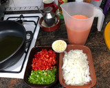 Foto del paso 3 de la receta: Sopa de tomate a mi manera con huevo duro en lékué