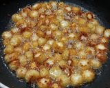 A picture of step 1 of Chilli Baby Corn Mushroom Curry.