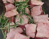 Une image de l'étape 7 de Brochette de magret de canard, abricot et romarin.