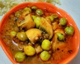A picture of step 8 of Mushroom Matar curry.