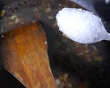 A picture of step 5 of Hot N Sour Soup.