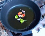 Foto del paso 4 de la receta: Boquerones escabechados con salteado de cherrys y estragón