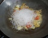 รูปขั้นตอนการทำที่ 2 ของ วุ้นเส้นผัดพริกแกงเขียวหวาน