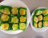 Hình bước làm 4 của món Bánh gói bột lọc tráng trên lá chuối