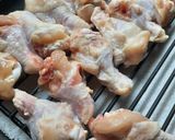 Foto del paso 2 de la receta: Patitas (alitas) de pollo para la vianda