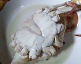 Foto langkah ke 1 dari resep Sup Kepiting Gurih.