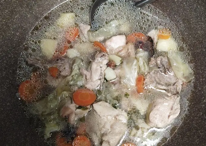 Langkah-langkah untuk membuat Resep Sop Ayam Rumah Sederhana