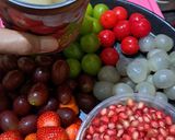 Foto langkah ke 1 dari resep Asinan Buah Kuah Jus Cranberry Mix Kalamansi.