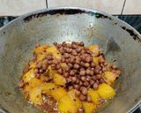 A picture of step 7 of KADDU KALA CHANA DRY CURRY...