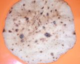 صورة لخطوة 1 من وصفة بيتزا بالعيش 😁🍕❤️