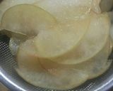 Foto langkah ke 2 dari resep Apple Rose Pie.