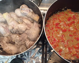 Foto del paso 2 de la receta: Espaguetis y muslitos de pollo en salsa picante de tomate con cerveza
