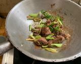 รูปขั้นตอนการทำที่ 3 ของ เครื่องในไก่ผัดขิง