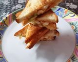A picture of step 3 of Eggs sandwich.