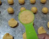 Foto langkah ke 3 dari resep Kue bola-bola coklat.