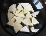 A picture of step 2 of Crispy Fried Tofu.