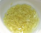 Hình bước làm 2 của món Ruốc cá hồi cho bé ăn dặm