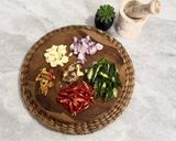 Foto langkah ke 3 dari resep Tumis Cumi Asin Cabe Ijo.