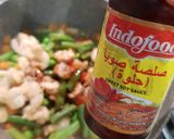 صورة لخطوة 3 من وصفة رز صيني بالخضار والجمبري والبيض