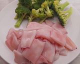 Foto langkah ke 1 dari resep Tumis Cumi Brokoli.