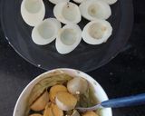 Foto del paso 1 de la receta: Huevitos rellenos de palta 🥑
