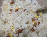 Foto langkah ke 2 dari resep Nasi Goreng Sosis Telur Simpel dan Praktis.