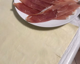 Foto del paso 1 de la receta: Mini napolitanas de jamón y queso, en un plis!