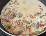 Foto del paso 3 de la receta: Pollo en salsa de champiñones