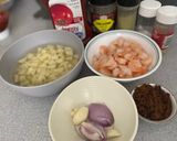 Foto langkah ke 1 dari resep Tumis Udang Kentang🥔🍤.
