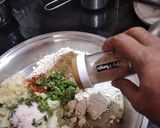 बटाटा-कोथिंबीर पराठा(Batata Kothimbir Paratha Recipe In Marathi) रेसिपी स्टेप 3 फोटो 