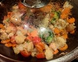 Csirkés, zöldséges tészta tejszínnel, sajttal 🥦🧄🥕🧀🍜 recept fázis 3 fotója