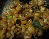Foto langkah ke 7 dari resep Oseng kikil cabe ijo.