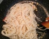 Foto langkah ke 3 dari resep Spaghetti Aglio Olio Simpel & Ekonomis.