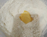 Foto langkah ke 2 dari resep Kue Kuping Gajah Eggless.
