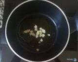 Foto del paso 1 de la receta Salchichas guisadas al vino con patatas fritas