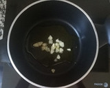 Foto del paso 1 de la receta: Salchichas guisadas al vino con patatas fritas